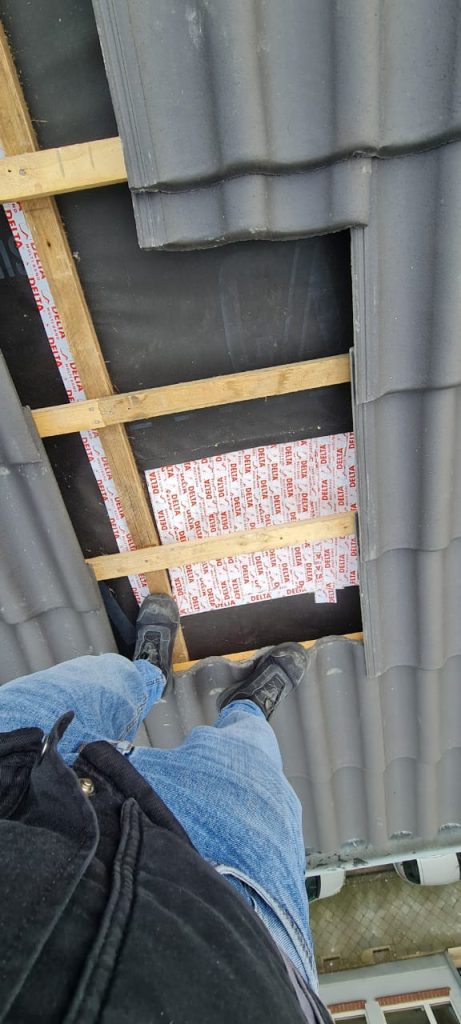 Abdichtung der Durchführungen mit Multi-Band – Dachausbau mit Pool-Sanierung in Hamburg, FDX-Planungsbüro