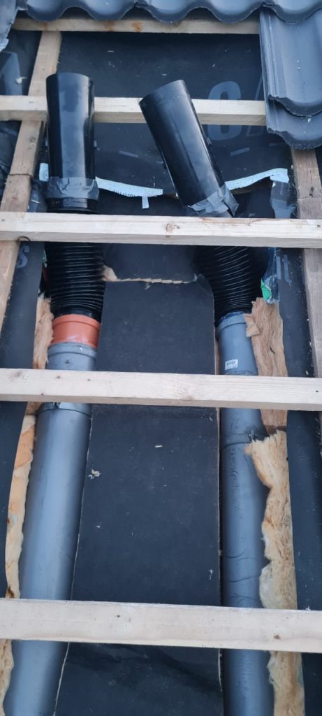 Anschluss der Lüftungsleitungen im Dachaufbau – Dachausbau mit Pool-Sanierung in Hamburg, FDX-Planungsbüro