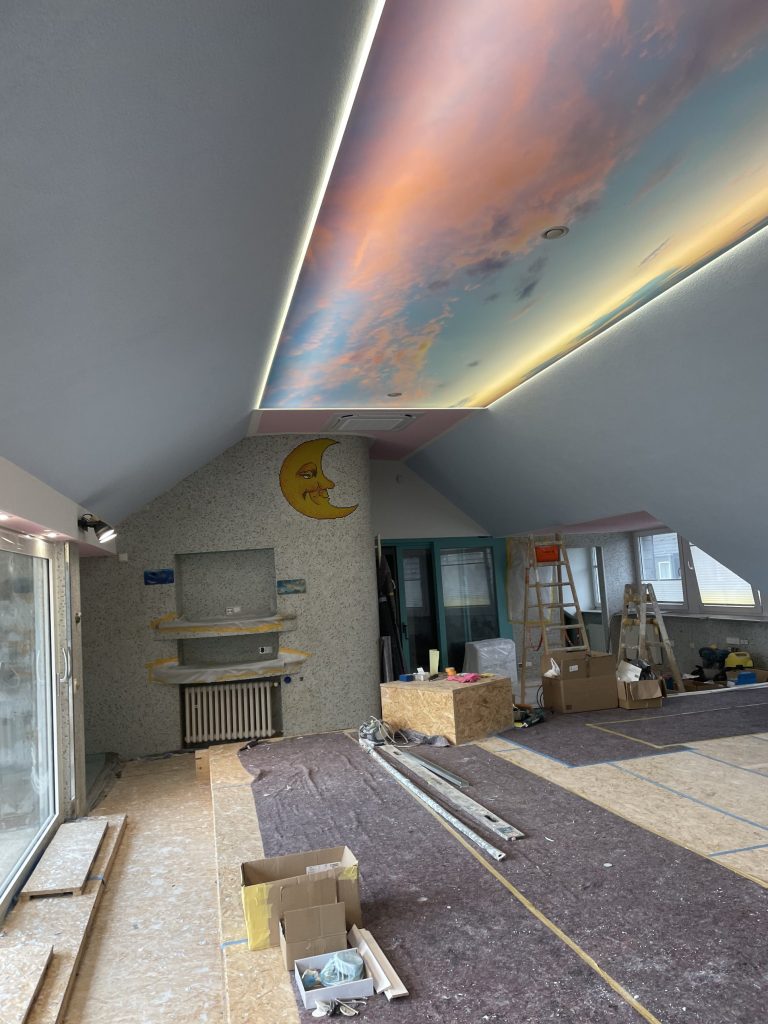 Poolhalle – Innenausbau mit Lichtdecke – Dachausbau mit Pool-Sanierung in Hamburg, FDX-Planungsbüro
