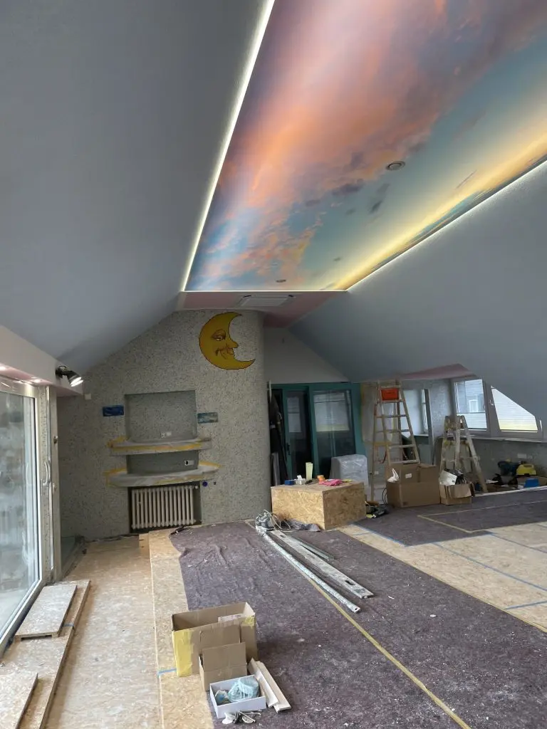 Poolhalle – Innenausbau mit Lichtdecke – Dachausbau mit Pool-Sanierung in Hamburg, FDX-Planungsbüro