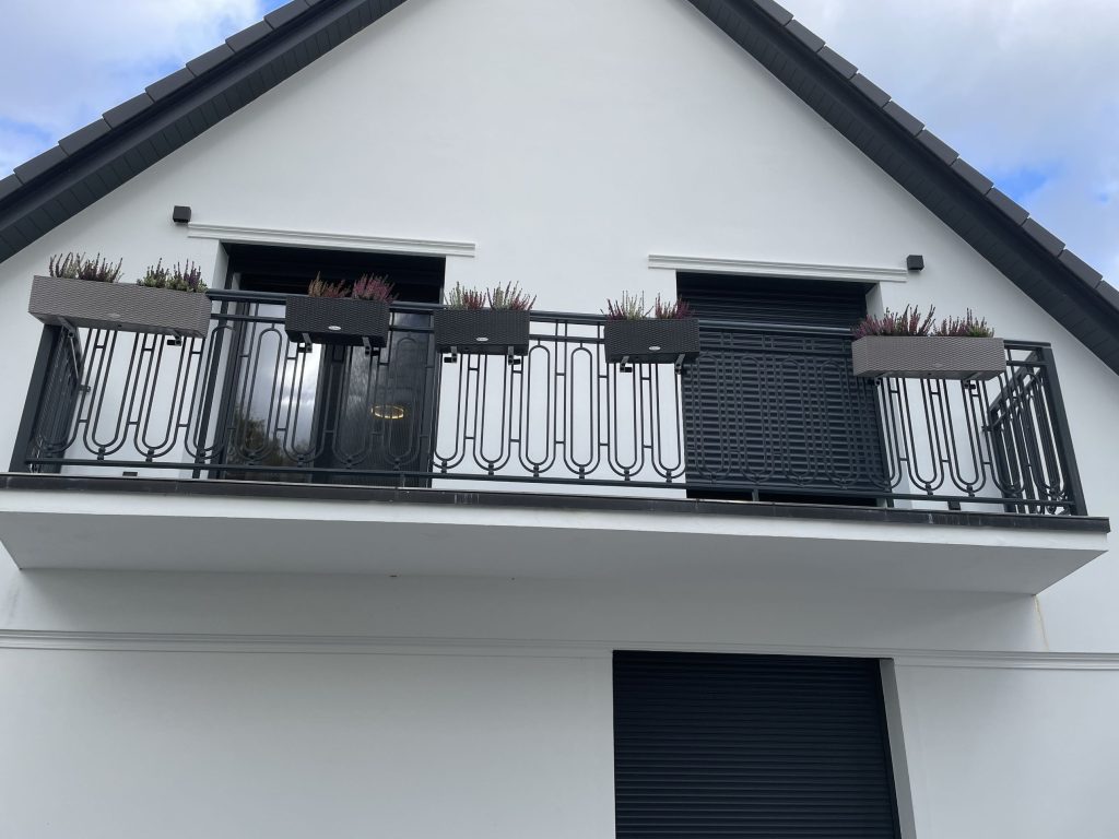 Balkon mit Schmiedeeisen-Geländer – FDX-Planungsbüro Düsseldorf