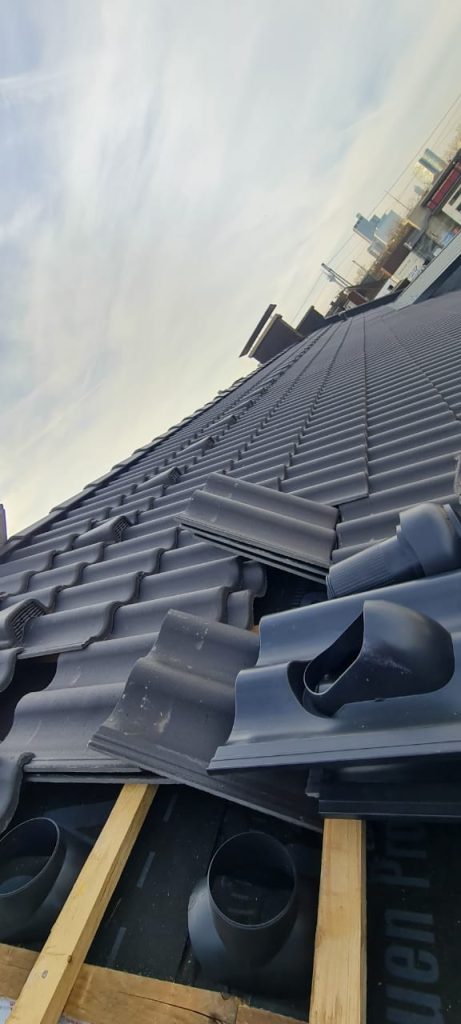 Dacheindeckung mit Lüftungsziegeln – FDX-Planungsbüro Düsseldorf